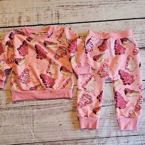 BOUTIQUE NWOT TODDLER GIRL  LITTLE DEBBIE PRINT SHIRT AND PANTS SIZE 2T(90)